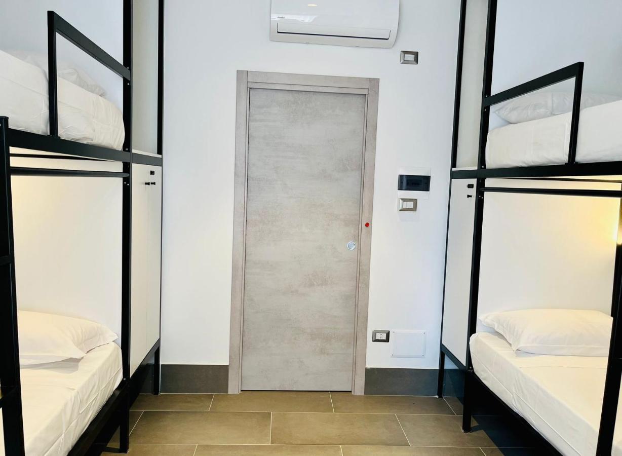 Smart Rooms Наполи Екстериор снимка