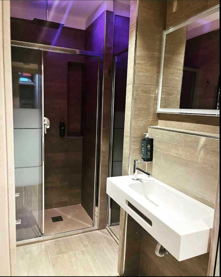 Smart Rooms Наполи Екстериор снимка