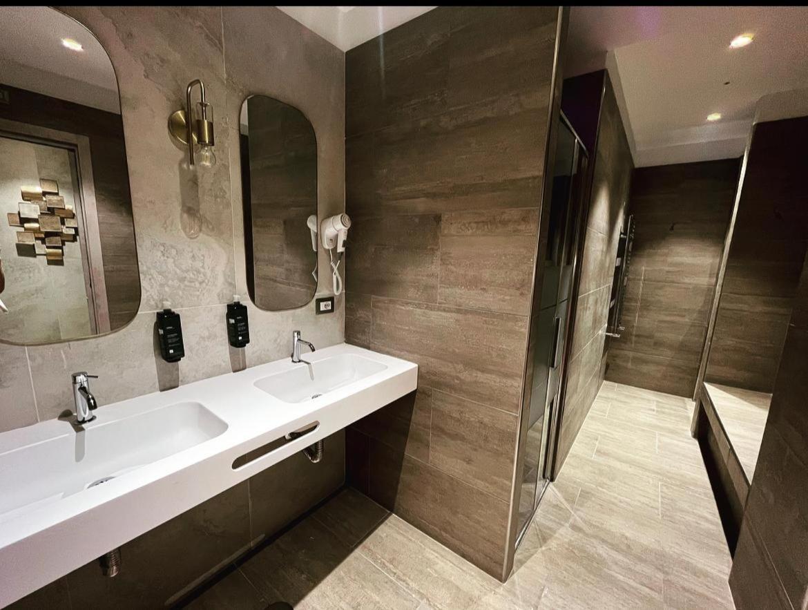 Smart Rooms Наполи Екстериор снимка